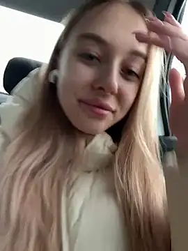 Snapshot of enjoy_my_beauty chatting on 4, 2, 2026 enjoy my beauty online show from 4, 2, 2026