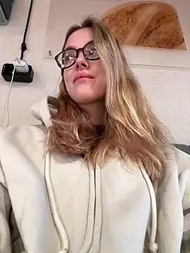 Snapshot of enjoy_my_beauty chatting on 11, 2, 2026 enjoy my beauty online show from 11, 2, 2026