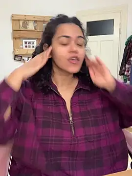 Curvydesifromgermany online show from 7, 11, 2025