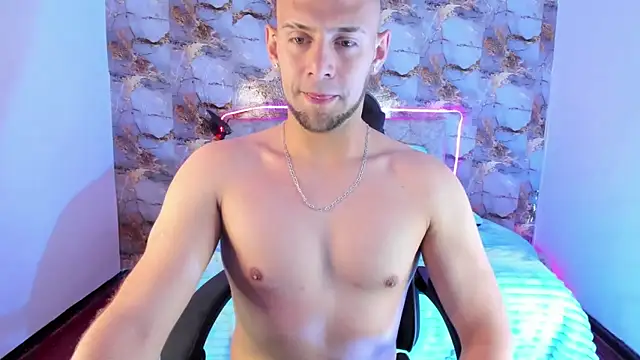 Snapshot of Damon_Bakert chatting on 6, 4, 2026 Damon Bakert online show from 6, 4, 2026