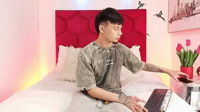 Steev Novoa online show from 6, 2, 2026