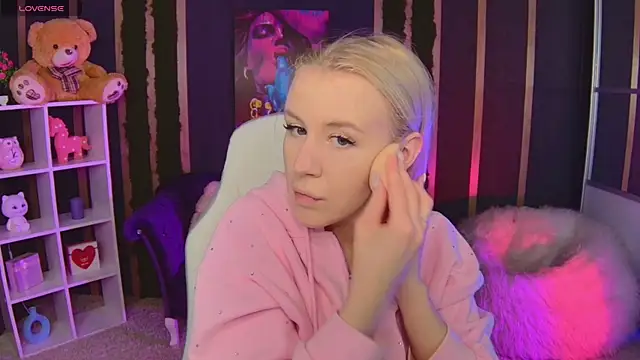 Snapshot of Selenatrend chatting on 27, 2, 2026 Selenatrend online show from 27, 2, 2026