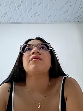 -VICKKY online show from 2, 2, 2026