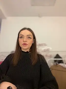 Snapshot of AnaWest chatting on 4, 3, 2025 AnaWest online show from 4, 3, 2025