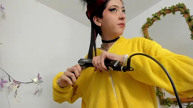 BonnieCute  online show from 14, 10, 2025