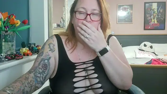 NikiDeeOfficial online show from 10, 6, 2026