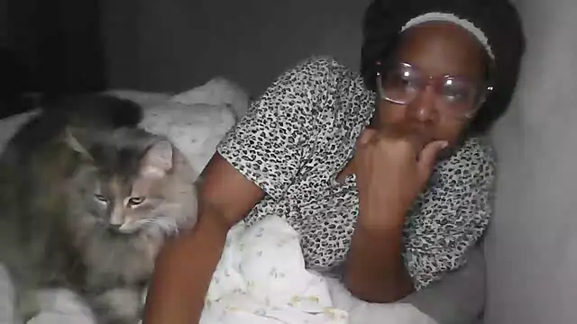 Snapshot of madamsensuale chatting on 10, 12, 2024 madamsensuale online show from 10, 12, 2024