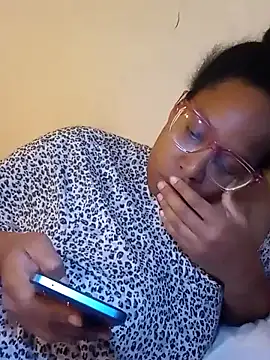 Snapshot of madamsensuale chatting on 21, 1, 2025 madamsensuale online show from 21, 1, 2025