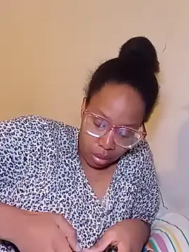 Snapshot of madamsensuale chatting on 26, 1, 2025 madamsensuale online show from 26, 1, 2025