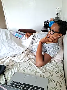 Snapshot of madamsensuale chatting on 23, 6, 2026 madamsensuale online show from 23, 6, 2026