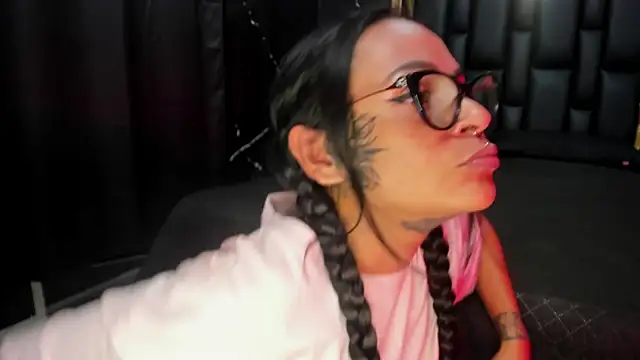 hanna slut  online show from 9, 1, 2025