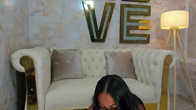 hanna slut  online show from 3, 10, 2025