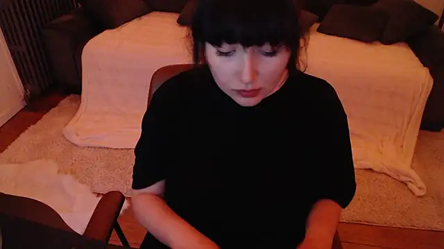 Lynylou online show from 9, 12, 2024