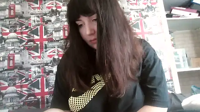 Lynylou online show from 2, 11, 2025