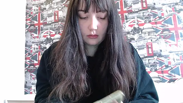 Lynylou online show from 29, 3, 2026