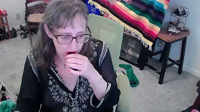 Snapshot of LilyLuscious chatting on 19, 1, 2025 LilyLuscious online show from 19, 1, 2025