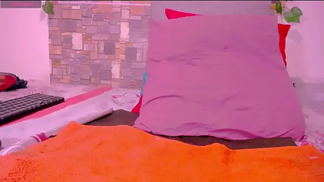 CrazyRousex online show from 10, 4, 2026