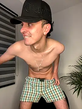 Snapshot of bastia_noooo chatting on 24, 10, 2025 bastia noooo online show from 24, 10, 2025