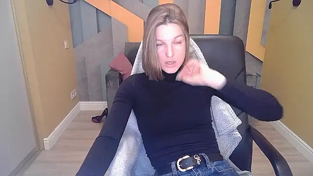 EmilyWalkeri online show from 8, 12, 2024