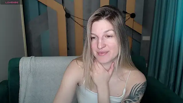 EmilyWalkeri online show from 18, 2, 2026