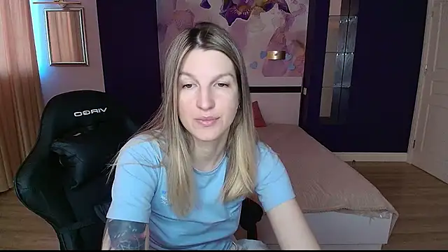 Snapshot of EmilyWalkeri chatting on 17, 6, 2026 EmilyWalkeri online show from 17, 6, 2026