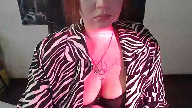 Snapshot of Lizzy_Love chatting on 19, 2, 2025 Lizzy Love online show from 19, 2, 2025