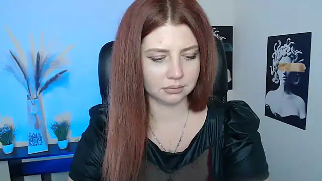 Snapshot of Lizzy_Love chatting on 24, 2, 2025 Lizzy Love online show from 24, 2, 2025