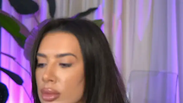 FoxieJullia online show from 28, 11, 2025