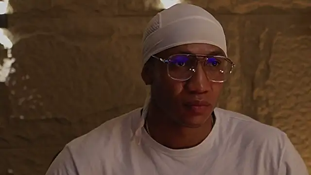 Logan Varela online show from 25, 11, 2025