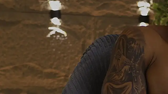 Logan Varela online show from 5, 1, 2026