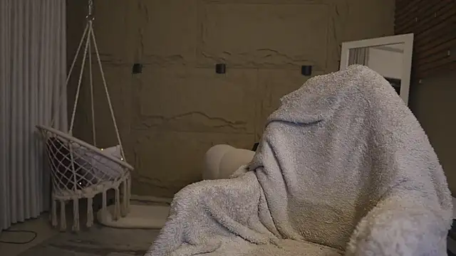 Logan Varela online show from 28, 2, 2026