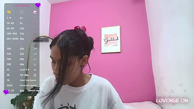 Snapshot of yourcuteneighbourr chatting on 8, 3, 2025 yourcuteneighbourr online show from 8, 3, 2025