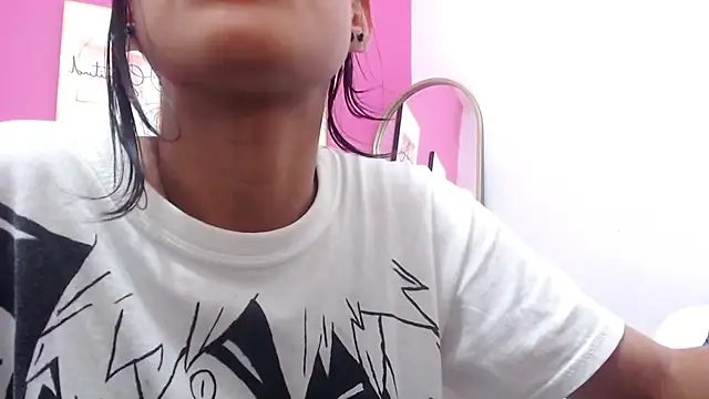 Snapshot of yourcuteneighbourr chatting on 19, 3, 2025 yourcuteneighbourr online show from 19, 3, 2025