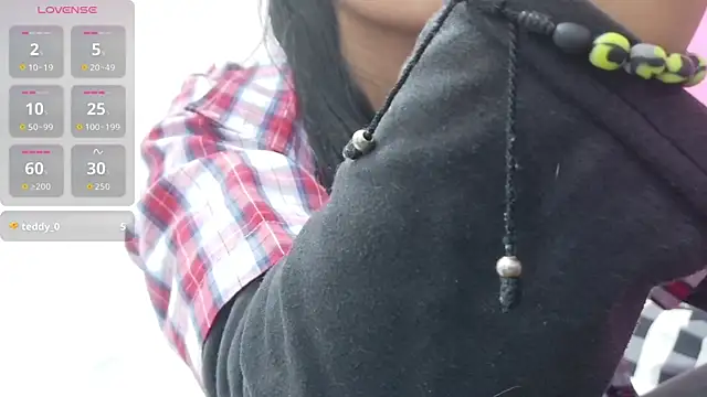 Snapshot of yourcuteneighbourr chatting on 6, 11, 2025 yourcuteneighbourr online show from 6, 11, 2025