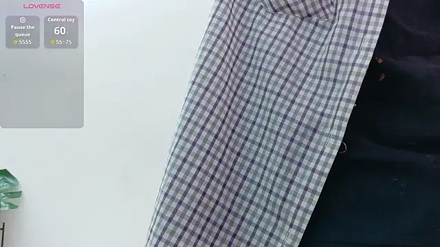 Snapshot of yourcuteneighbourr chatting on 17, 12, 2025 yourcuteneighbourr online show from 17, 12, 2025