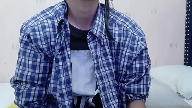 Snapshot of yourcuteneighbourr chatting on 28, 2, 2026 yourcuteneighbourr online show from 28, 2, 2026