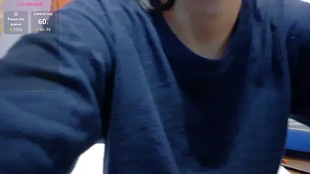 Snapshot of yourcuteneighbourr chatting on 8, 7, 2026 yourcuteneighbourr online show from 8, 7, 2026