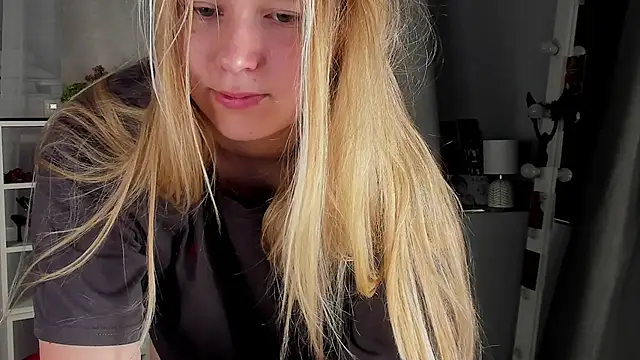 Rebecca Kelly online show from 2, 10, 2025