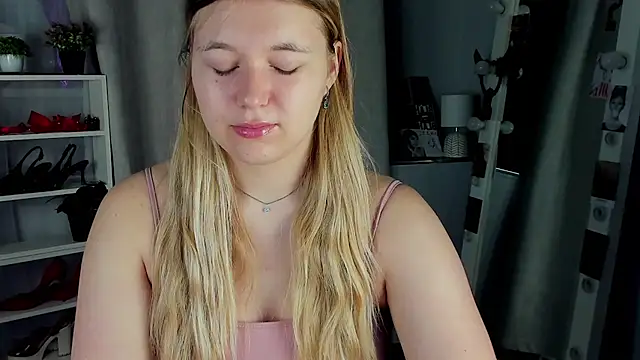 Rebecca Kelly online show from 8, 10, 2025