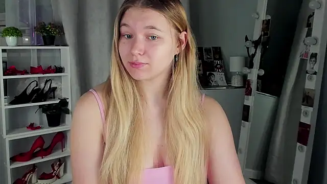 Rebecca Kelly online show from 22, 10, 2025