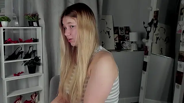 Rebecca Kelly online show from 5, 11, 2025