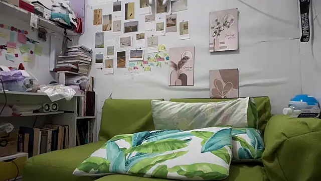 Snapshot of Pinkyrose111 chatting on 24, 9, 2025 Pinkyrose111 online show from 24, 9, 2025