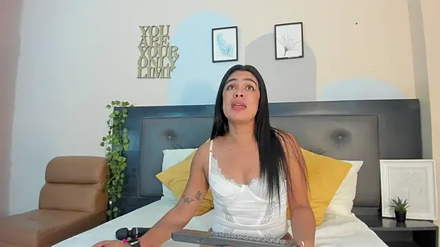 Snapshot of hannah_gray chatting on 1, 3, 2025 hannah gray online show from 1, 3, 2025