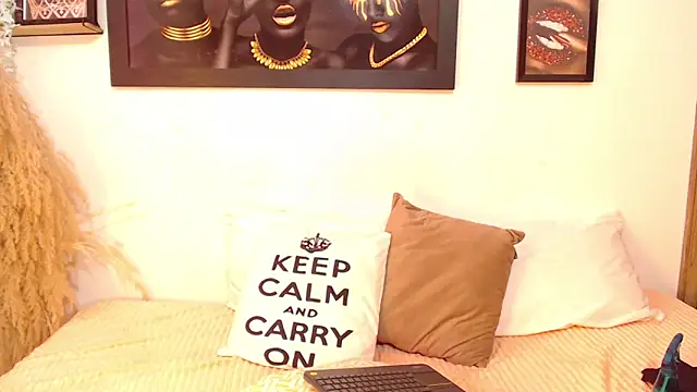 NahomyAndrews online show from 22, 10, 2025