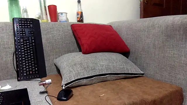 creamyjuices01 online show from 25, 3, 2026