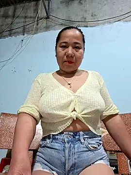 Snapshot of Queen_18200 chatting on 4, 5, 2026 Queen 18200 online show from 4, 5, 2026