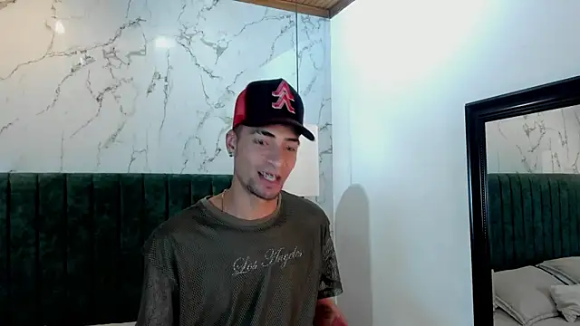 Snapshot of DrakeNeumann chatting on 17, 3, 2025 DrakeNeumann online show from 17, 3, 2025
