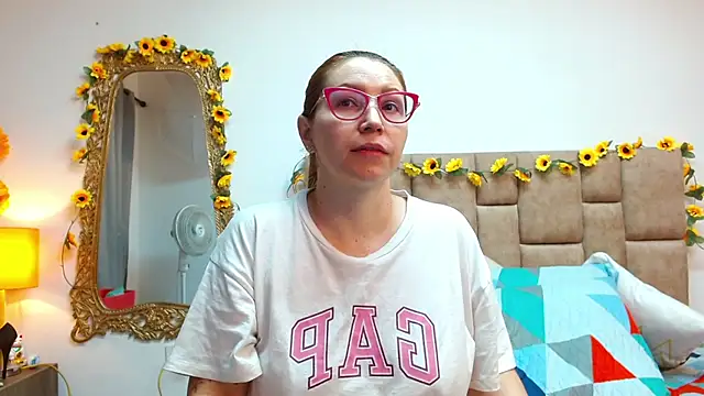 IsisDuzan online show from 10, 12, 2024