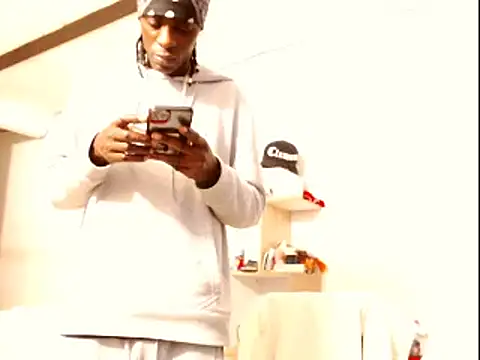 phillip-hot online show from 23, 2, 2025