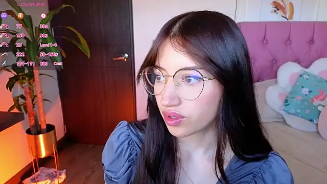 Snapshot of eimy22 chatting on 12, 1, 2025 eimy22 online show from 12, 1, 2025